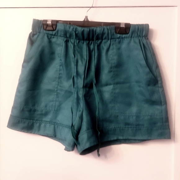 Loveudear emerald green 💚 shorts size medium - Picture 1 of 2